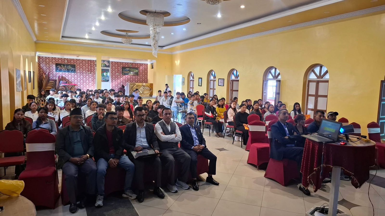 प्रगति प्रभात एकेडेमीमा कक्षा ११ का नवप्रवेशी विद्यार्थीहरूको अभिमुखीकरण कार्यक्रम सम्पन्न