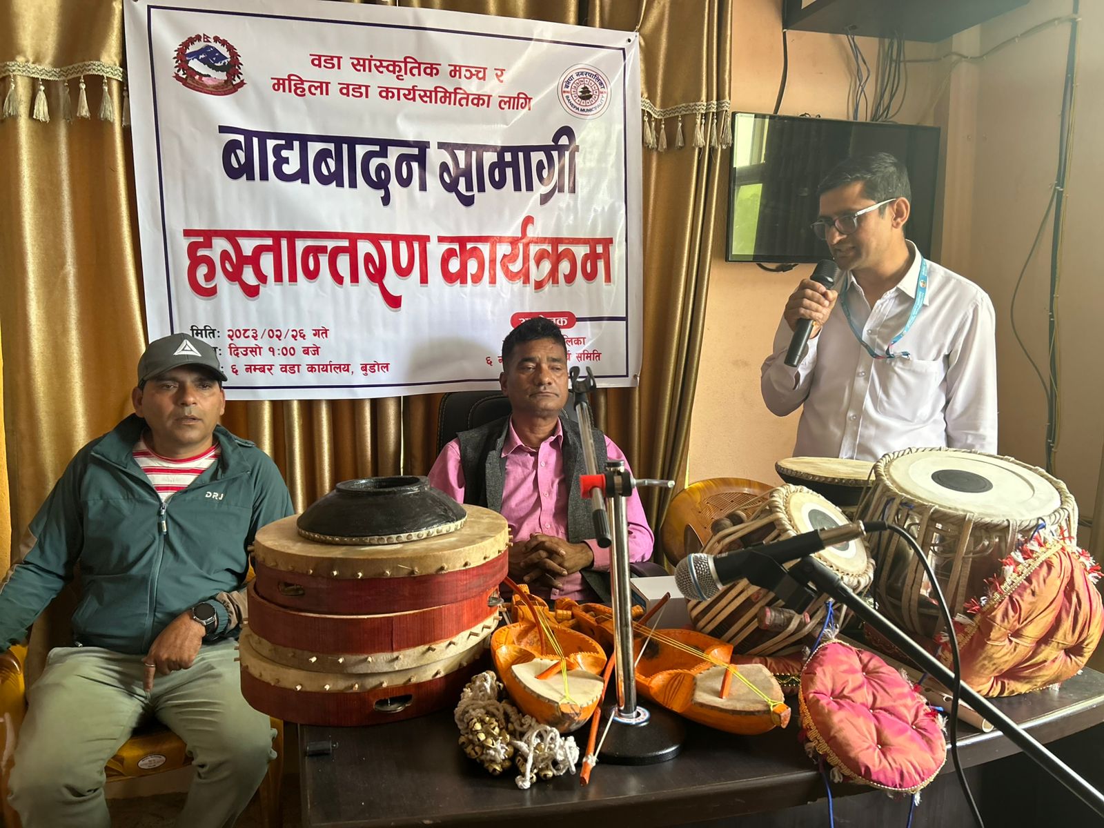 स्थानीय कला–संस्कृति संरक्षणमा बनेपा–६ को पहल, सांस्कृतिक सामग्री वितरण
